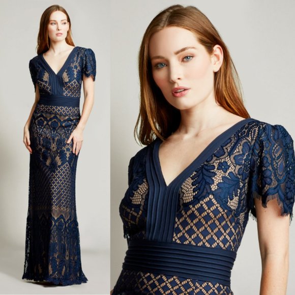 Robe Longue Tadashi Shoji Taille 10 – Couleur Marine/nude – Dentelle, Manches 3/4 – Neuf Avec étiquettes